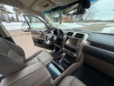 Used 2020 Lexus GX 460 Premium image 34