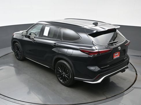Used 2024 Toyota Highlander XSE AWD/4WD image 41