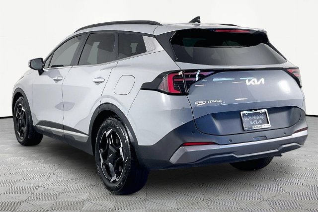 Certified 2026 Kia Sportage EX w/ EX Panorama Roof Package FWD image 4