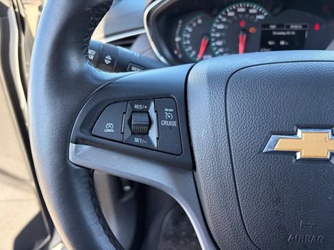 Certified 2022 Chevrolet Trax LT w/ Sport Edition FWD image 25