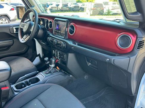 Certified 2023 Jeep Gladiator Rubicon image 36