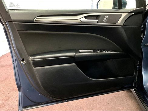 Used 2019 Ford Fusion SE image 23