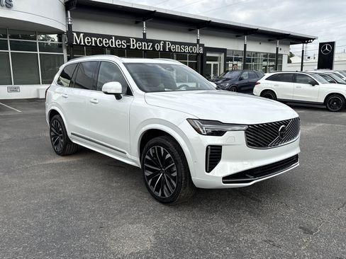 New 2026 Volvo XC90 B5 Plus w/ Protection Package image 7