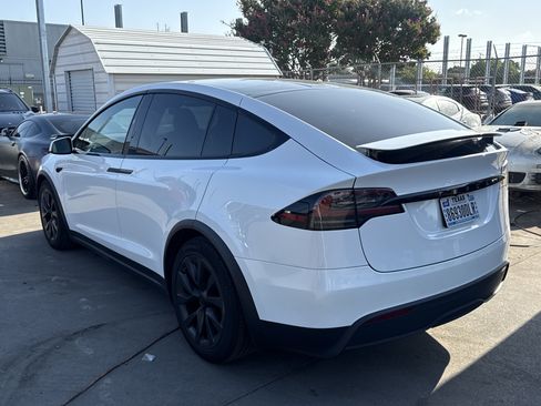 Used 2023 Tesla Model X AWD/4WD image 5