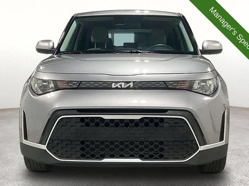 Used 2025 Kia Soul LX w/ LX Technology Package FWD image 4
