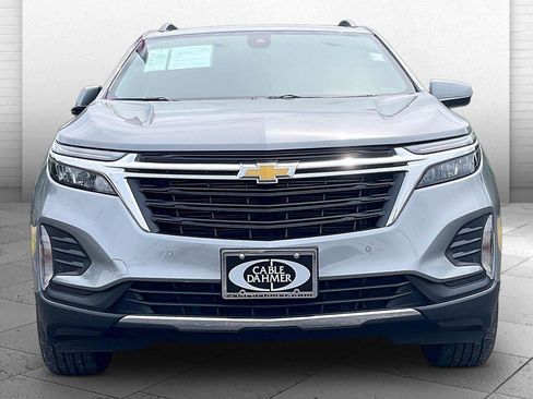 Used 2024 Chevrolet Equinox LT AWD/4WD image 2