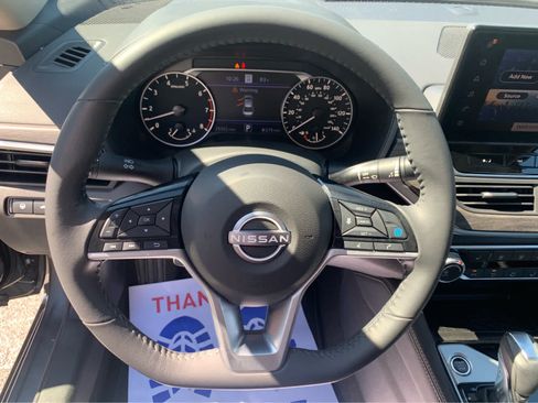 Used 2023 Nissan Altima 2.5 SV w/ SV Premium Package AWD/4WD image 15
