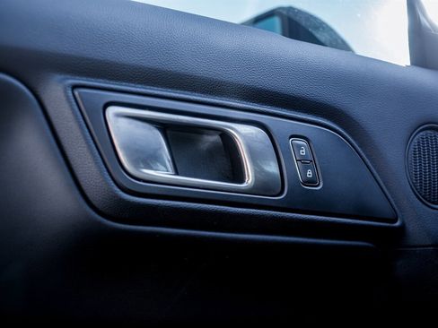 Used 2022 Ford Mustang Shelby GT500 w/ Carbon Fiber Track Pack image 15