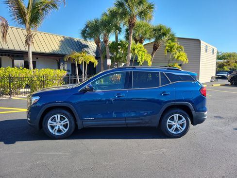 Used 2019 GMC Terrain SLE w/ Driver Convenience Package AWD/4WD image 9