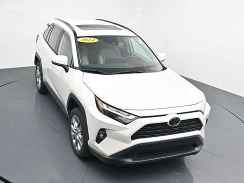 Used 2024 Toyota RAV4 XLE Premium w/ Weather Package AWD/4WD image 31
