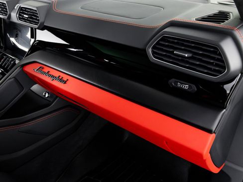 Used 2024 Lamborghini Urus S image 33