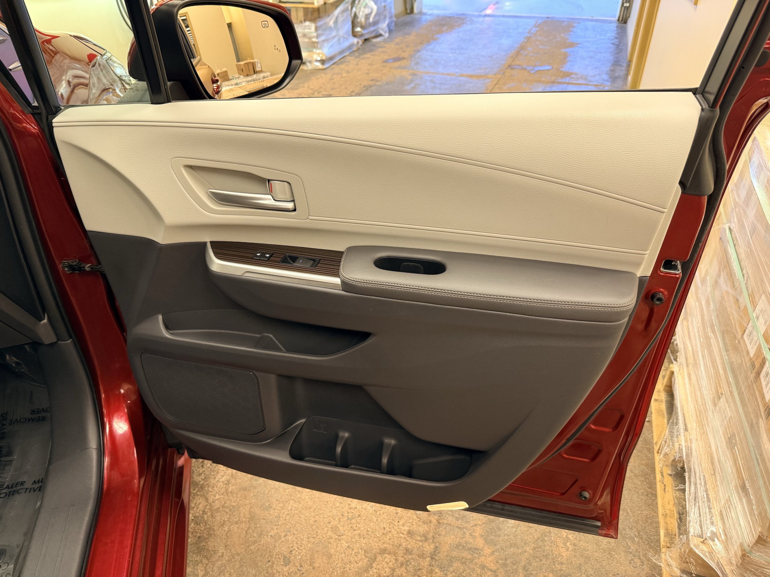 Used 2021 Toyota Sienna XLE w/ XLE Plus Package FWD image 41