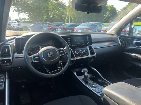 Used 2021 Kia Sorento LX FWD image 19