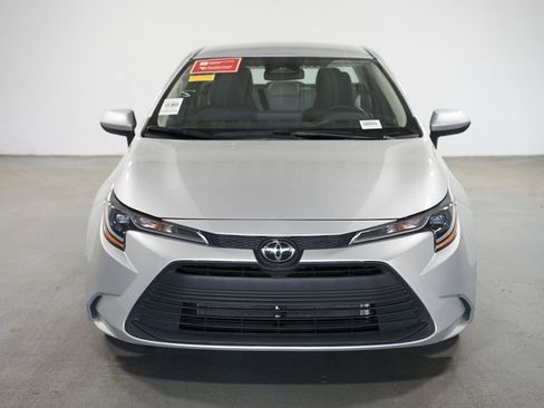 Used 2025 Toyota Corolla LE image 2