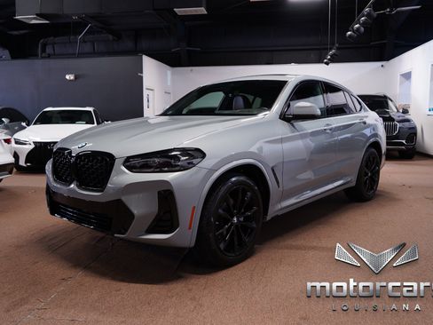 Used 2022 BMW X4 xDrive30i w/ M Sport Package AWD/4WD image 3