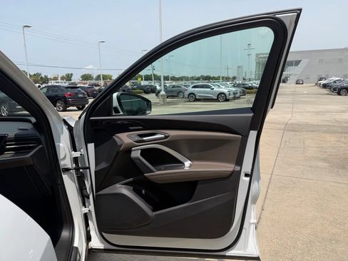 Used 2025 Audi Q5 Premium Plus w/ Premium Plus AWD/4WD image 28