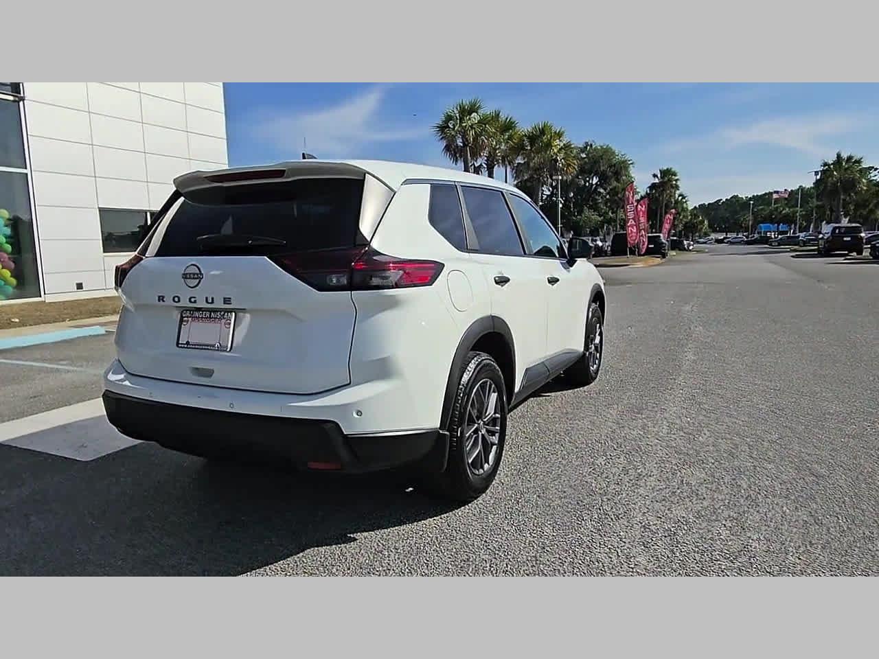 Used 2025 Nissan Rogue S FWD image 33