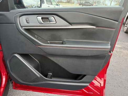 Certified 2025 Ford Explorer ST-Line w/ Premium Package image 28