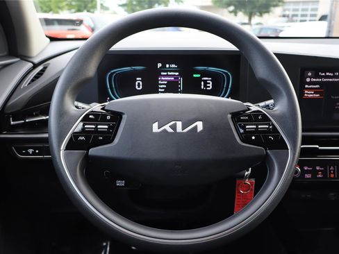 Certified 2024 Kia Niro LX FWD image 15
