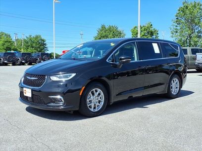 Used 2024 Chrysler Pacifica Touring-L