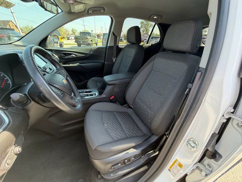 Used 2018 Chevrolet Equinox LT FWD image 15