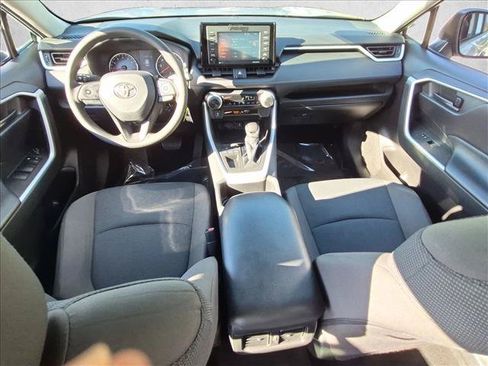 Used 2022 Toyota RAV4 LE FWD image 17