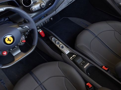 Used 2022 Ferrari F8 Tributo RWD image 68