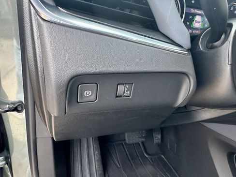 Used 2023 Buick Enclave Essence AWD/4WD image 13
