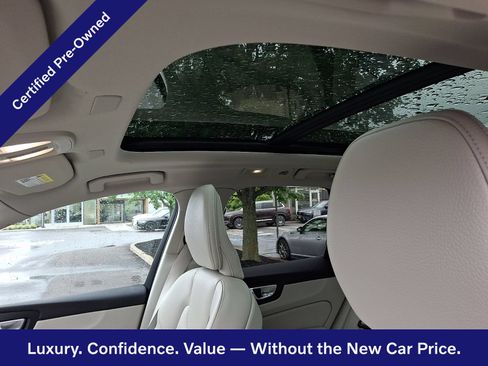 Certified 2024 Volvo XC60 B5 Plus w/ Protection Package Premier AWD/4WD image 15