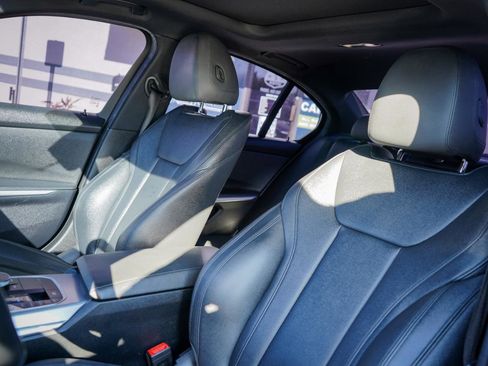 Used 2019 BMW 330i Sedan w/ Driving Assistance Package image 15