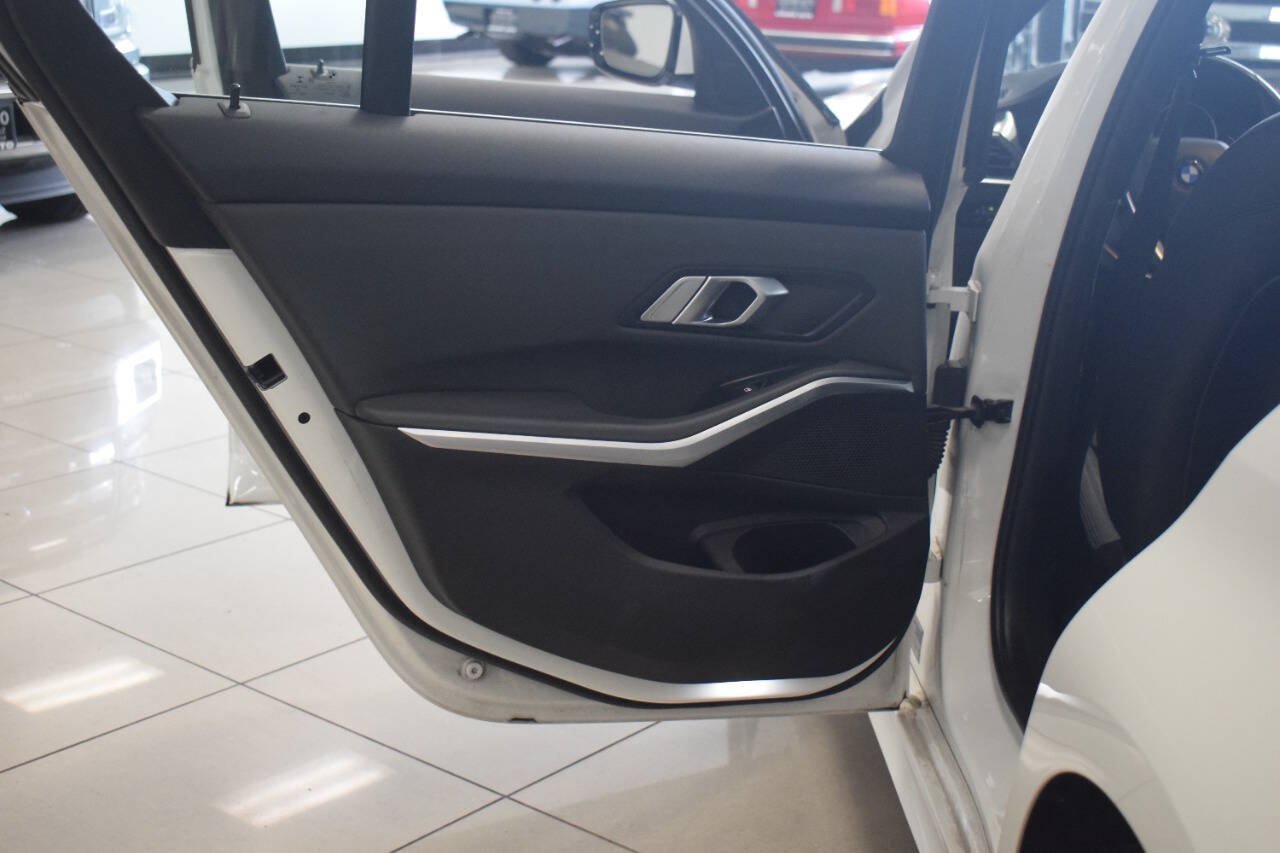 Used 2019 BMW 330i Sedan w/ Driving Assistance Package RWD image 34