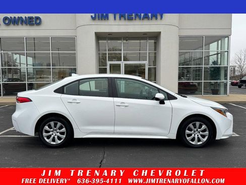 Used 2024 Toyota Corolla LE image 1