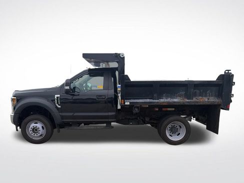 Used 2019 Ford F550 4x4 Regular Cab Super Duty w/ XL Value Package image 4