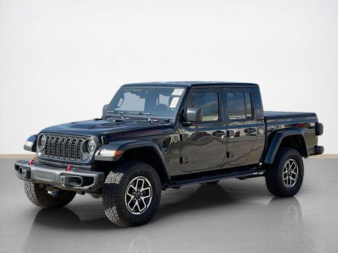 Used 2024 Jeep Gladiator Rubicon image 3