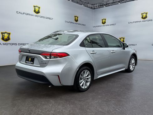 Used 2024 Toyota Corolla LE w/ LE Convenience Package FWD image 5