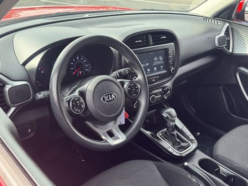 Used 2020 Kia Soul LX FWD image 8