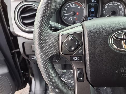 Used 2022 Toyota Tacoma TRD Sport image 10