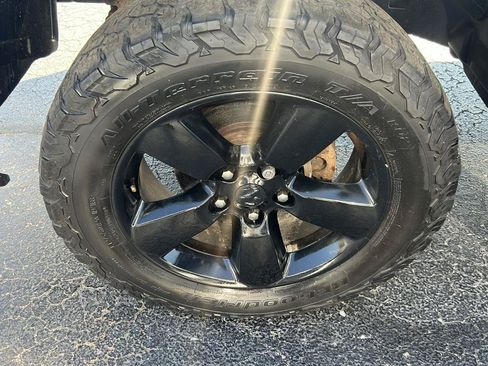 Used 2019 RAM 1500 Express w/ Wheel & Sound Group AWD/4WD image 20