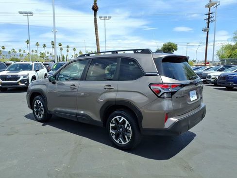 Certified 2025 Subaru Forester Premium AWD/4WD image 12