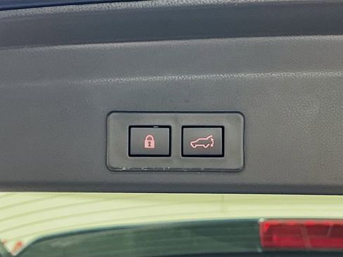 Used 2024 Subaru Ascent Limited image 27