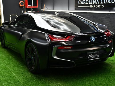 Used 2016 BMW i8 image 2