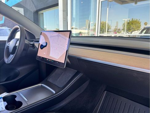 Used 2022 Tesla Model Y Performance AWD/4WD image 18