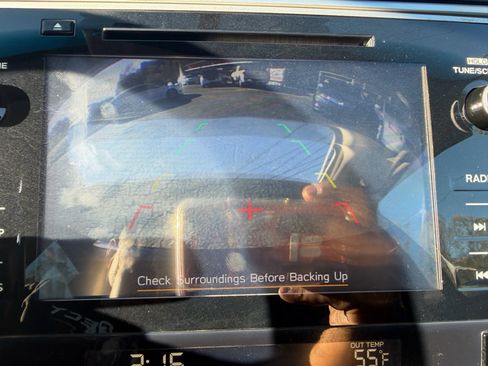 Used 2018 Subaru Outback 2.5i Premium image 16