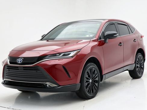 Used 2024 Toyota Venza Nightshade image 2