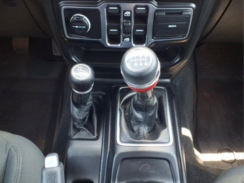 Used 2021 Jeep Wrangler Unlimited Sport AWD/4WD image 16