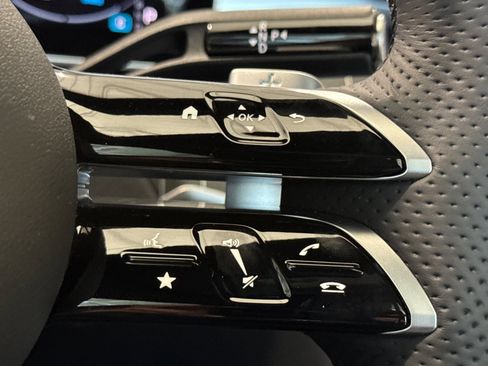 New 2025 Mercedes-Benz C 300 4MATIC Sedan image 30