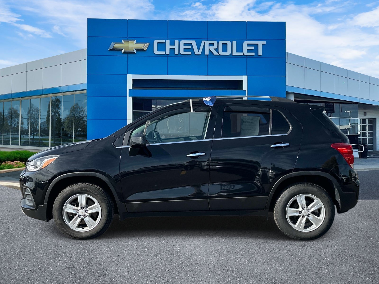 Certified 2020 Chevrolet Trax LT w/ LT Convenience Package AWD/4WD image 5