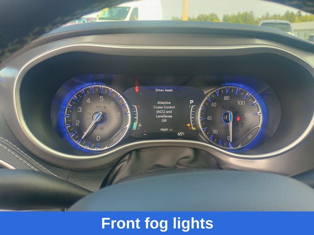 Used 2025 Chrysler Pacifica Select FWD image 14