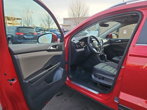 Used 2023 Volkswagen Taos SEL image 12