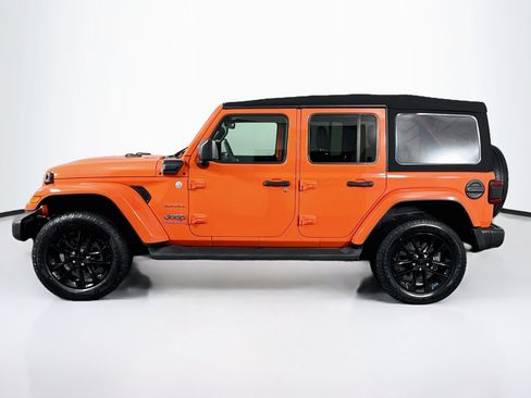 Used 2023 Jeep Wrangler Unlimited Sahara w/ Cold Weather Group AWD/4WD image 11